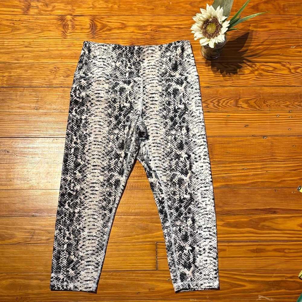 Balance Collection Black and White Leggings